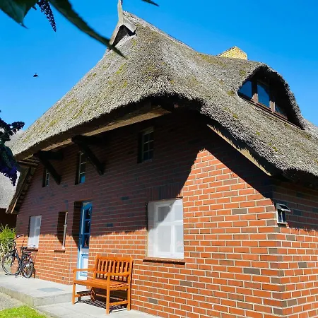 Unter Dem Reetdach Апартаменты