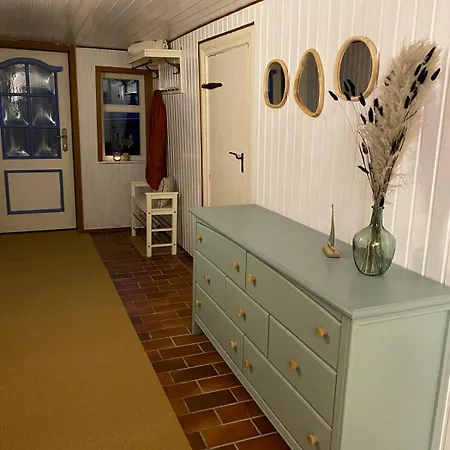 Unter Dem Reetdach Вустров