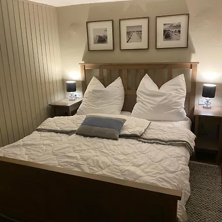 Unter Dem Reetdach Апартаменты Вустров