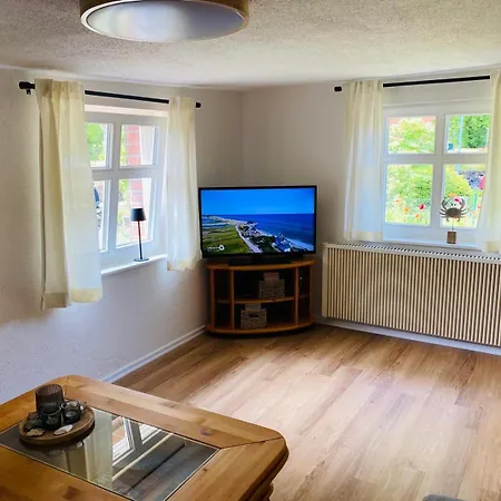 Unter Dem Reetdach *