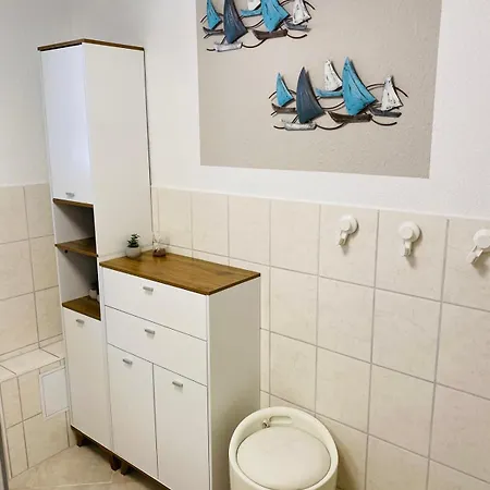 Unter Dem Reetdach * Wustrow (Fischland)